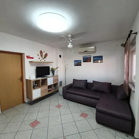 With A Parking Space - 23041 * Vir