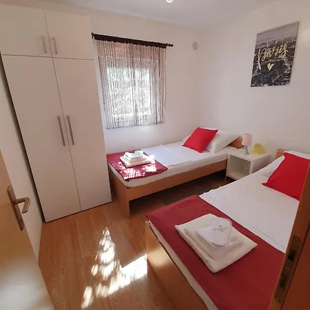 With A Parking Space - 23041